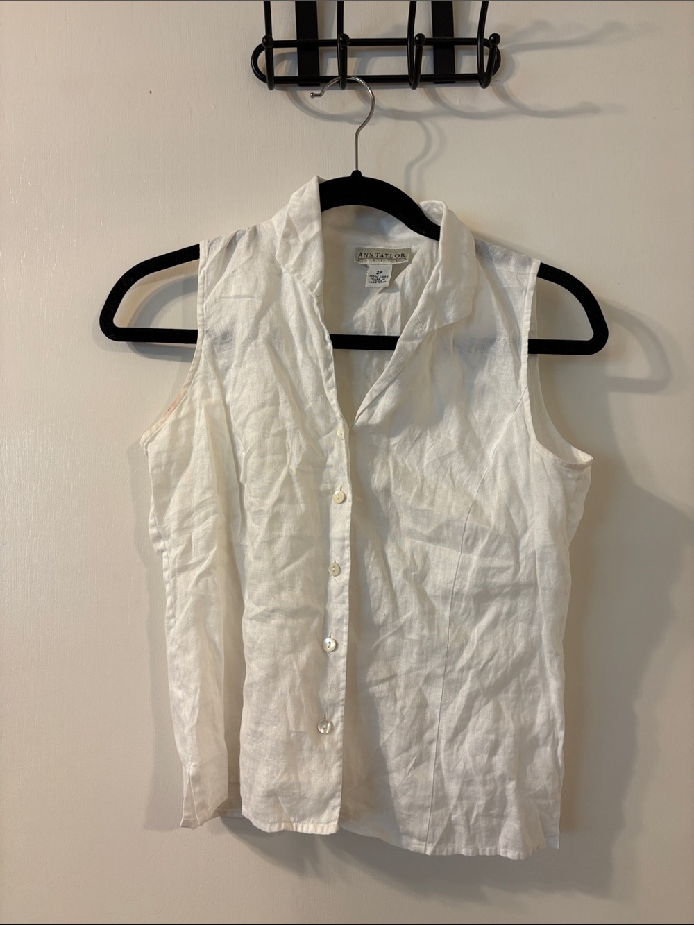 Ann Taylor White Sleeveless Linen Button-Front Blouse